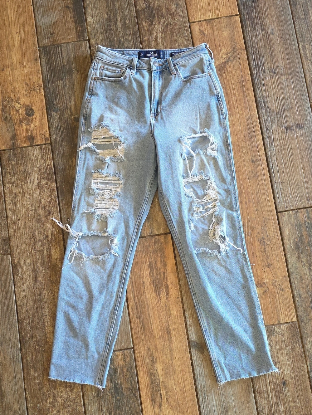 Hollister Light Blue Denim Jeans Waistlabel Detail